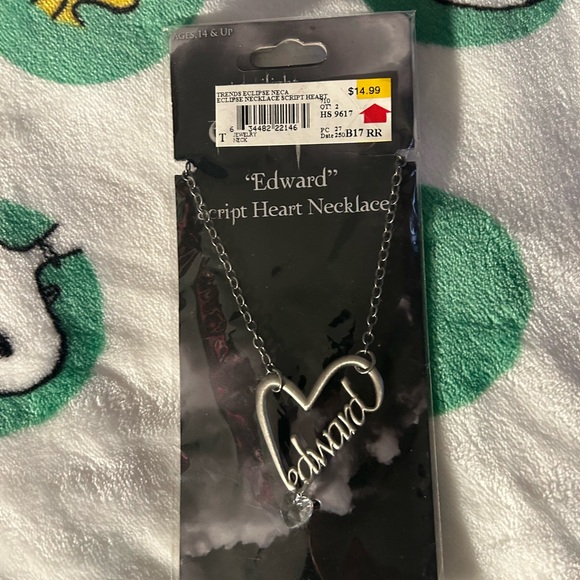 New Moon/Eclipse Keychains and Necklace Set - Picture 3 of 5